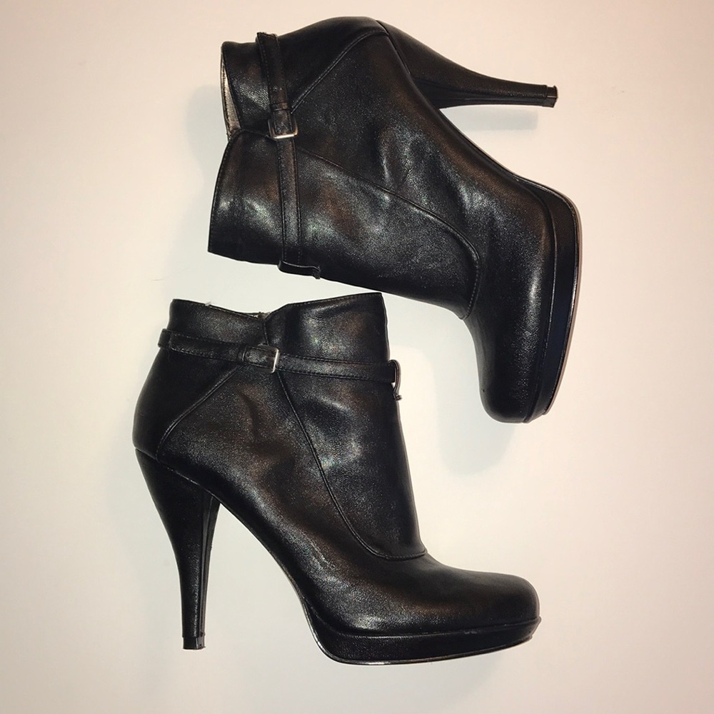 Nine West Black Leather Booties
